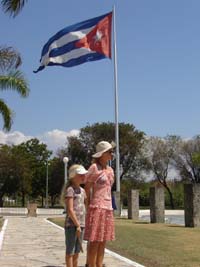 Cubaflag med Hannelore og Caroline