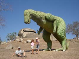 Dino med Jens, Caroline og Clara