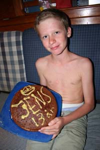 Jens med fødselsdagskage
