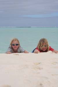Jens og Caroline på strand