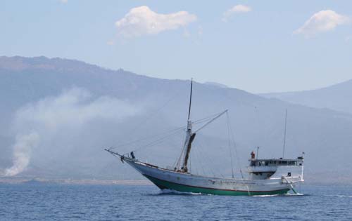 Skonnert nord for Lombok